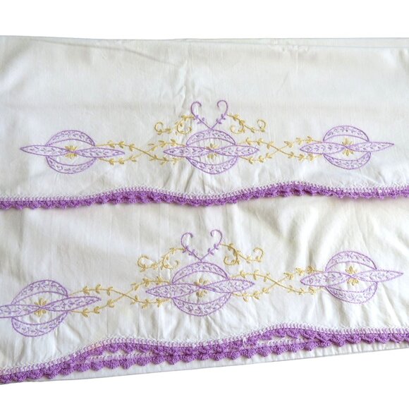 Vintage 70s Hand-Embroidered Standard Pillowcases 2 Lavender Crochet Trim Floral - Picture 2 of 7